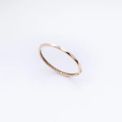 Gold bangled bracelet